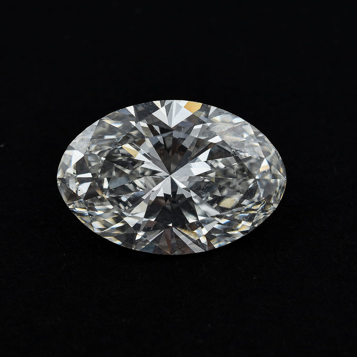 LUXURIANT 5 Ct. Loose Lab Grown Diamond in Oval Shape, IGI Certified (VS-G) 7893369 1