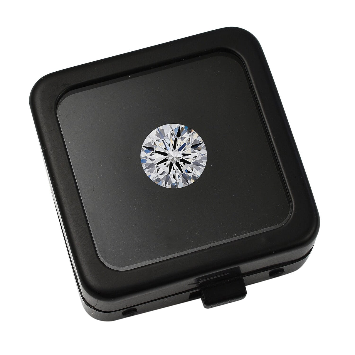 Luxuriant Diamond - IGI Certified Lab Grown Diamond (VS2-G) in Round Shape 3.00  Ct. 7926975 6