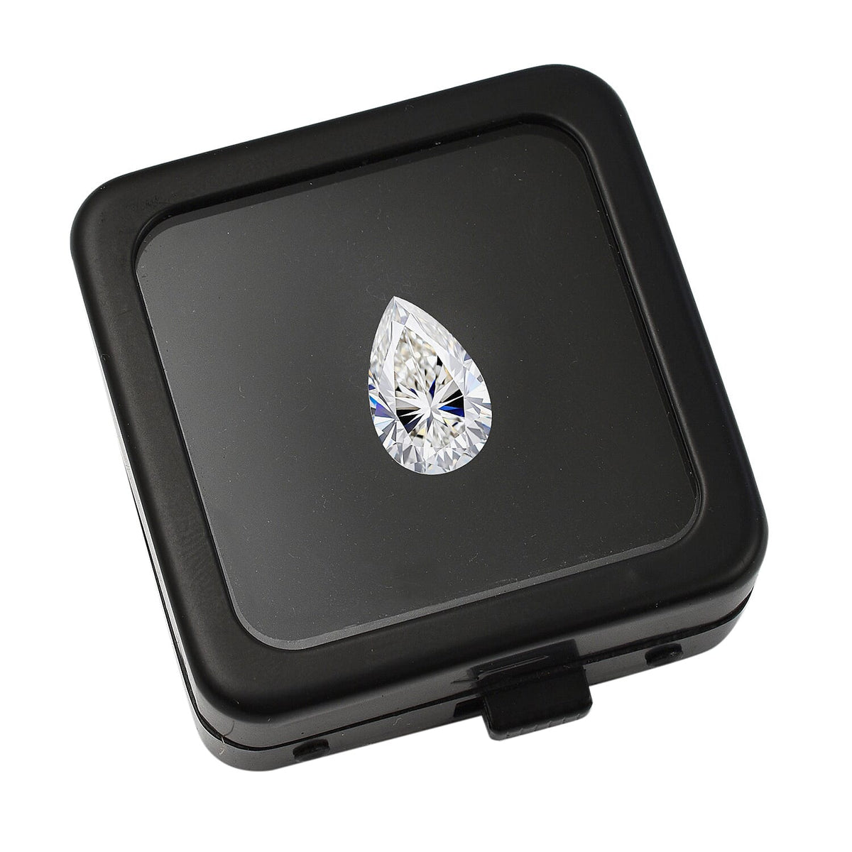 LUXURIANT 7 Ct. Loose Lab Grown Diamond in Pear Shape, IGI Certified (VS-G) 7980880 4