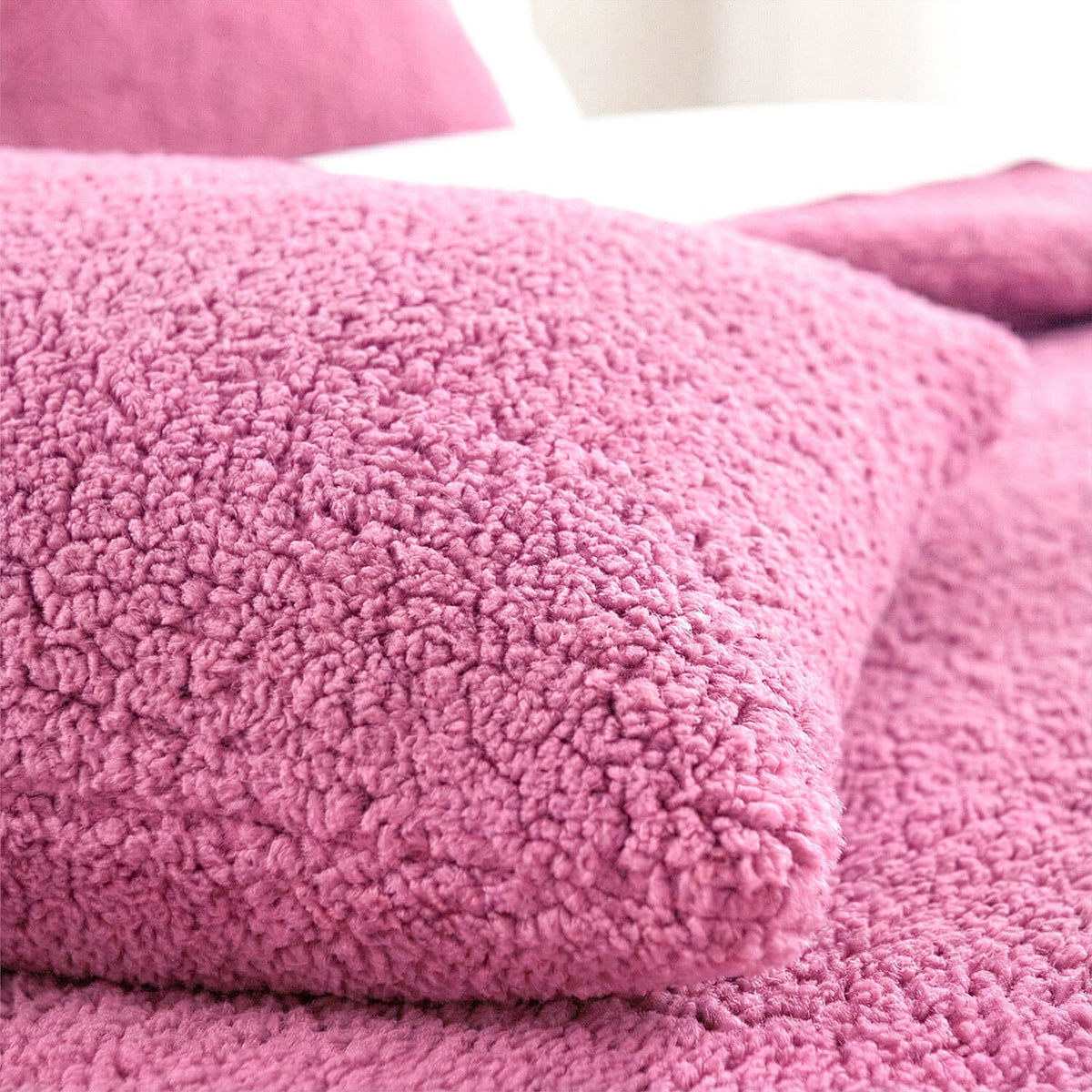 Comforter and Duvet - Fuschia V32579799 4