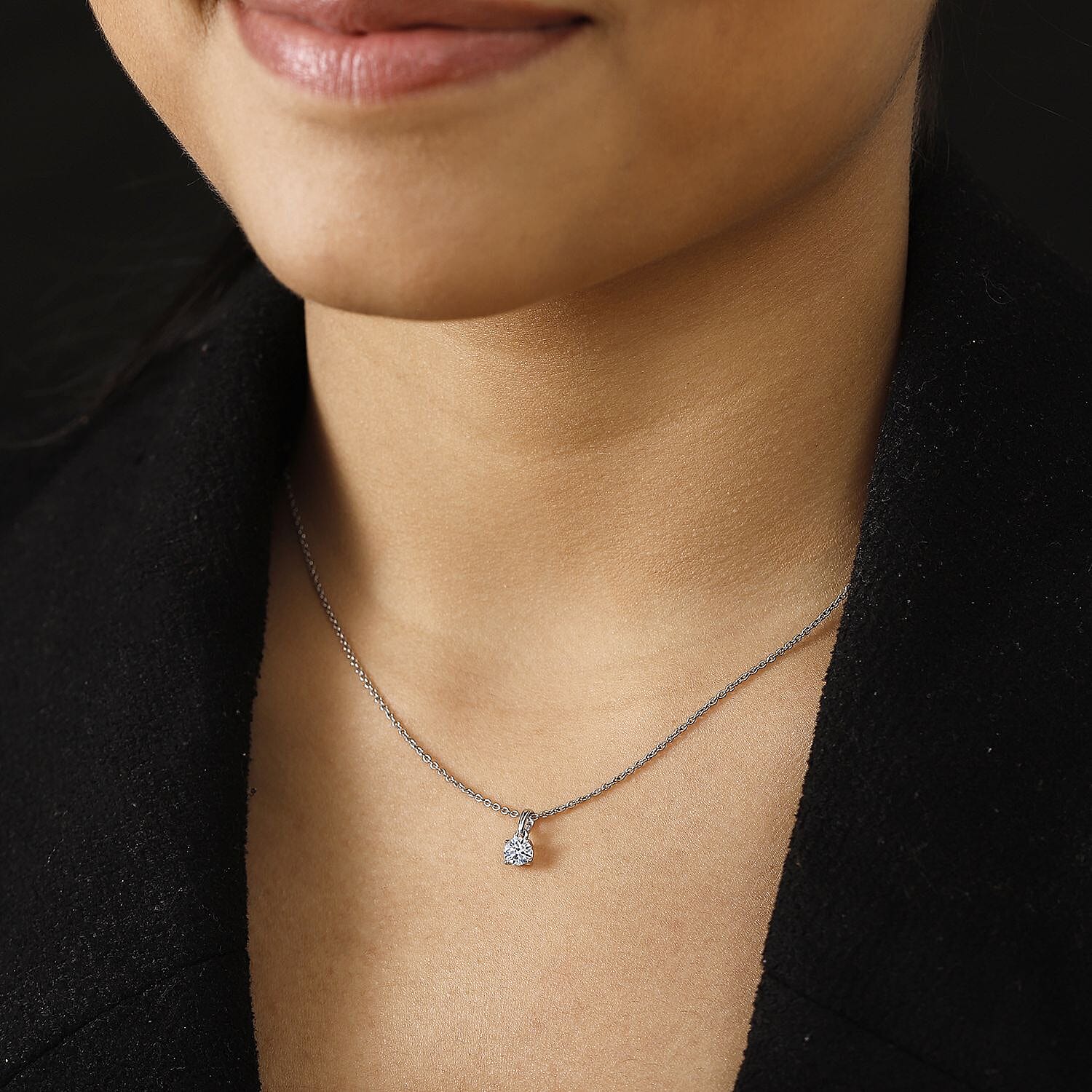 LUXURIANT Lab Grown Diamond  Pendant in 9K White Gold 8026217 2