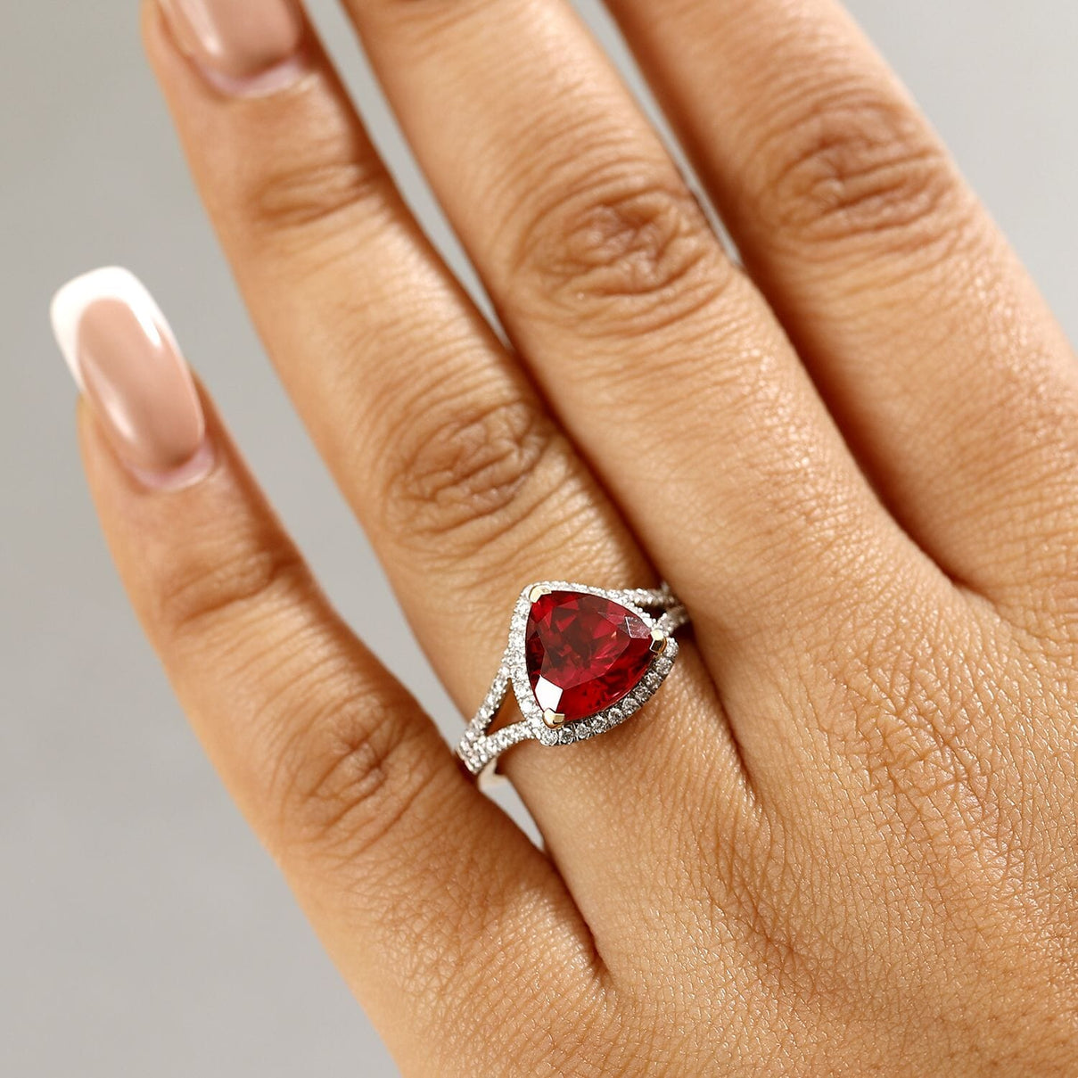 Certified &amp; Appraised LUXURIANT 10K Yellow Gold AAA Lab Grown Padparadscha Sapphire, Lab Grown Diamond EF, VS Halo Ring 4.03 Ct. 8049962 3