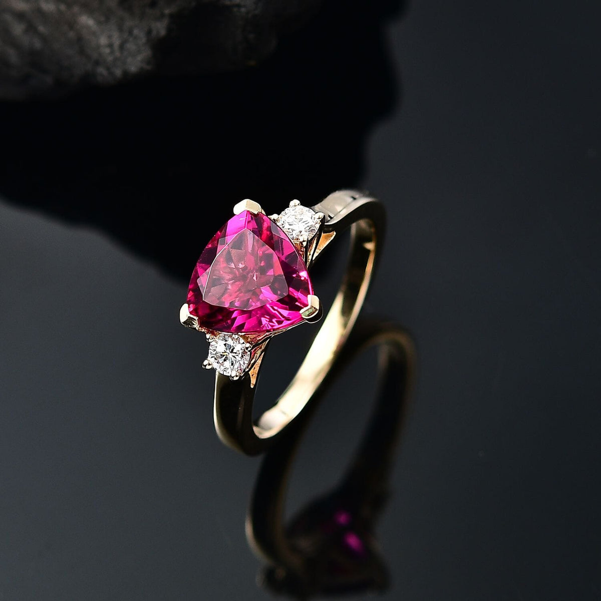 Certified &amp; Appraised LUXURIANT AAA Lab Grown Bixbite, Lab Grown Diamond Solitaire Ring in 10K Yellow Gold, (VS-EF) 2.25 Ct. 8063205 2