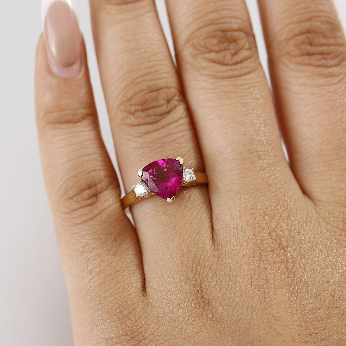 Certified &amp; Appraised LUXURIANT AAA Lab Grown Bixbite, Lab Grown Diamond Solitaire Ring in 10K Yellow Gold, (VS-EF) 2.25 Ct. 8063205 3