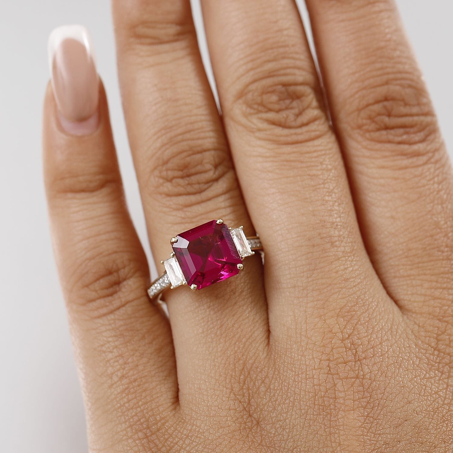 Appraised &amp; Certified LUXURIANT 4 Ct. AAA Lab Grown Bixbite, Lab Grown Diamond Solitaire Ring in 10K Yellow Gold (VS-EF) 8064438 3
