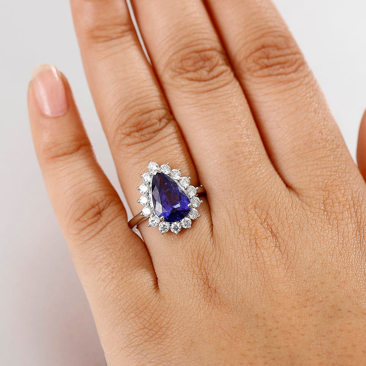 LUXURIANT 950 Platinum AAAA Tanzanite and Lab Grown Diamond (VS-E/F) Solitaire Ring 4.71 Ct. Platinum Wt. 5.40 Gms. 8082681 3