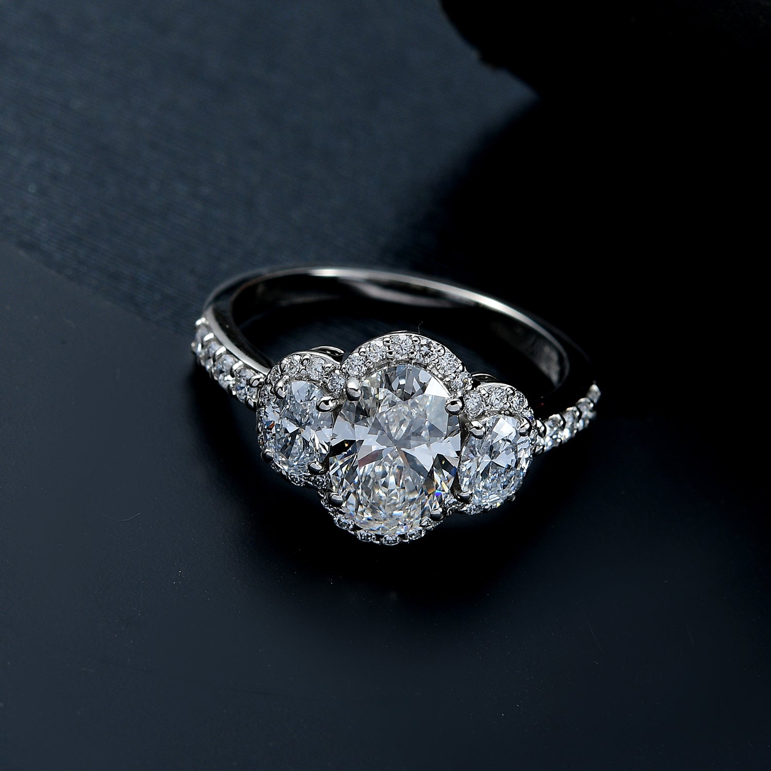 LUXURIANT 950 Platinum IGI Certified (VS-EF) Lab Grown Diamond Ring 2.50 Ct, Platinum wt. 4.60 Gms. 8094892 2