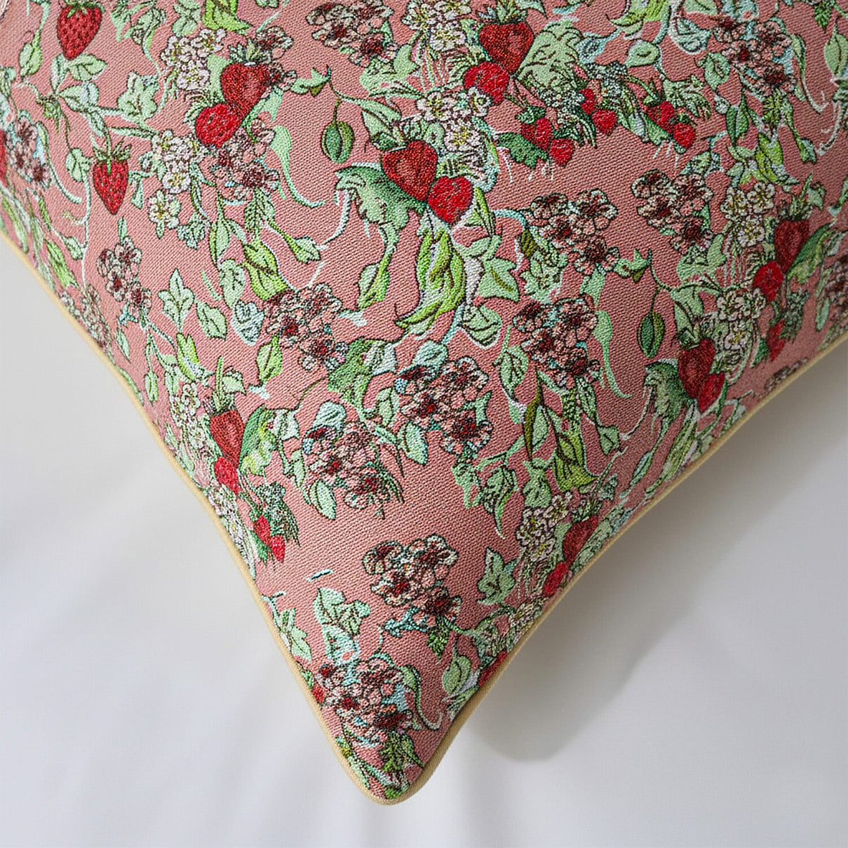 Signare Tapestry Collection - Designer Inspired Wild Strawberry Garden Cushion 8103839 1