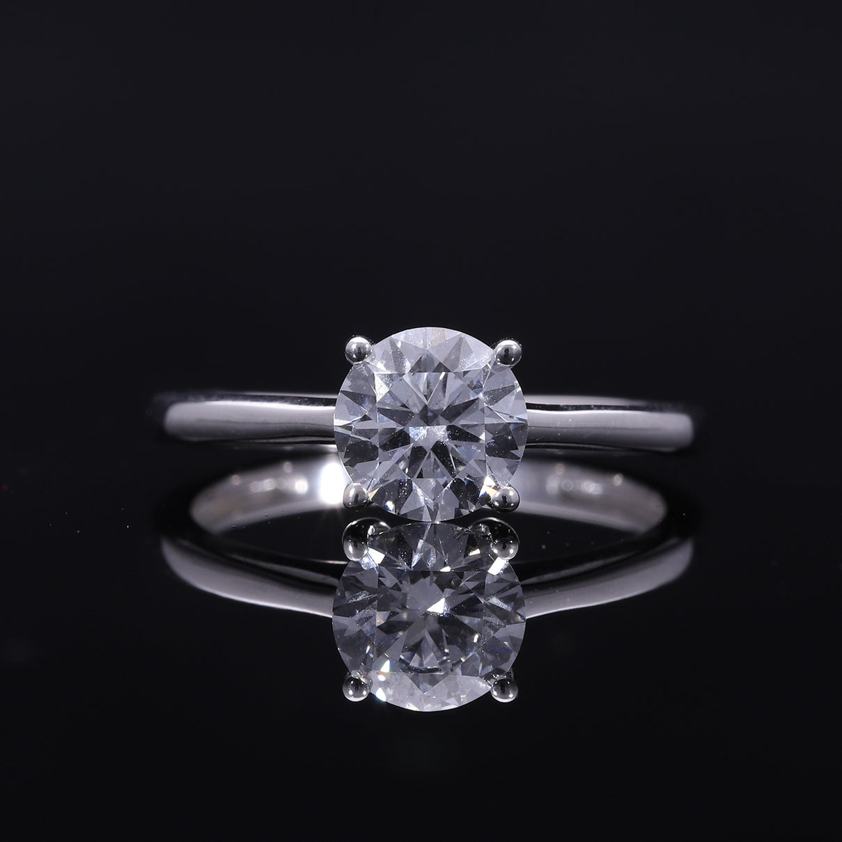 LUXURIANT 1 Ct. Lab Grown Diamond D Colour Solitaire Ring in 950 Platinum, IGI Certified 8105677 2