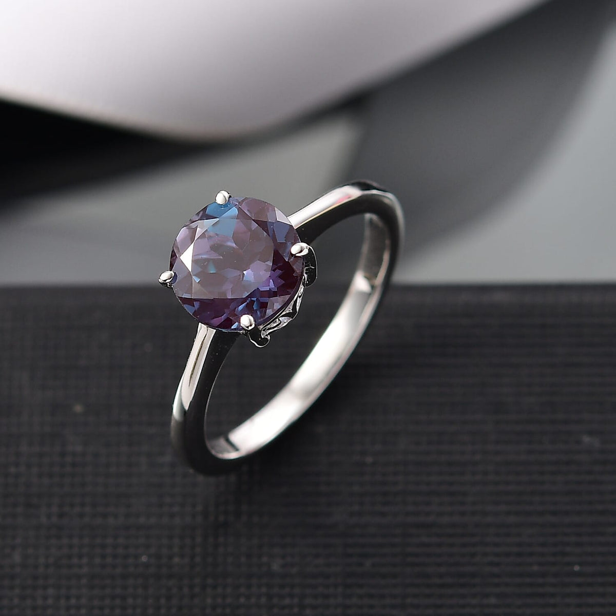 Certified and Appraised LUXURIANT 2.15 Ct. AAA Lab Grown Alexandrite Round-Cut Solitaire Ring in 10K White Gold 8112167 2