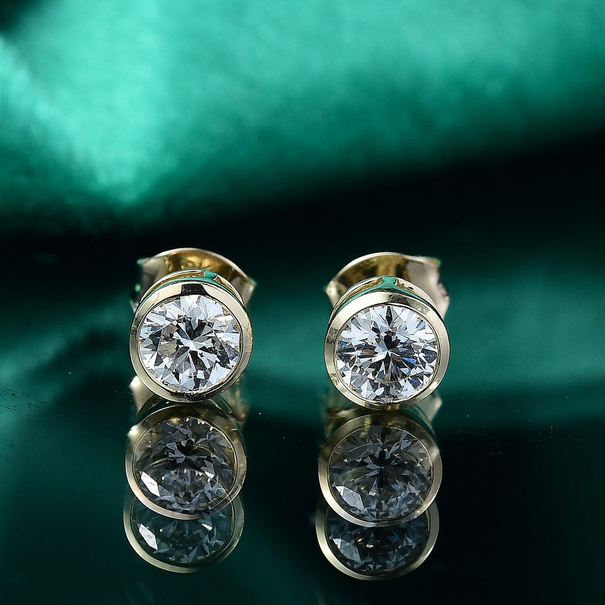 LUXURIANT 1 Ct. Lab Grown Diamond Stud Earring in 9K Yellow Gold SGL Certified 8132870 2
