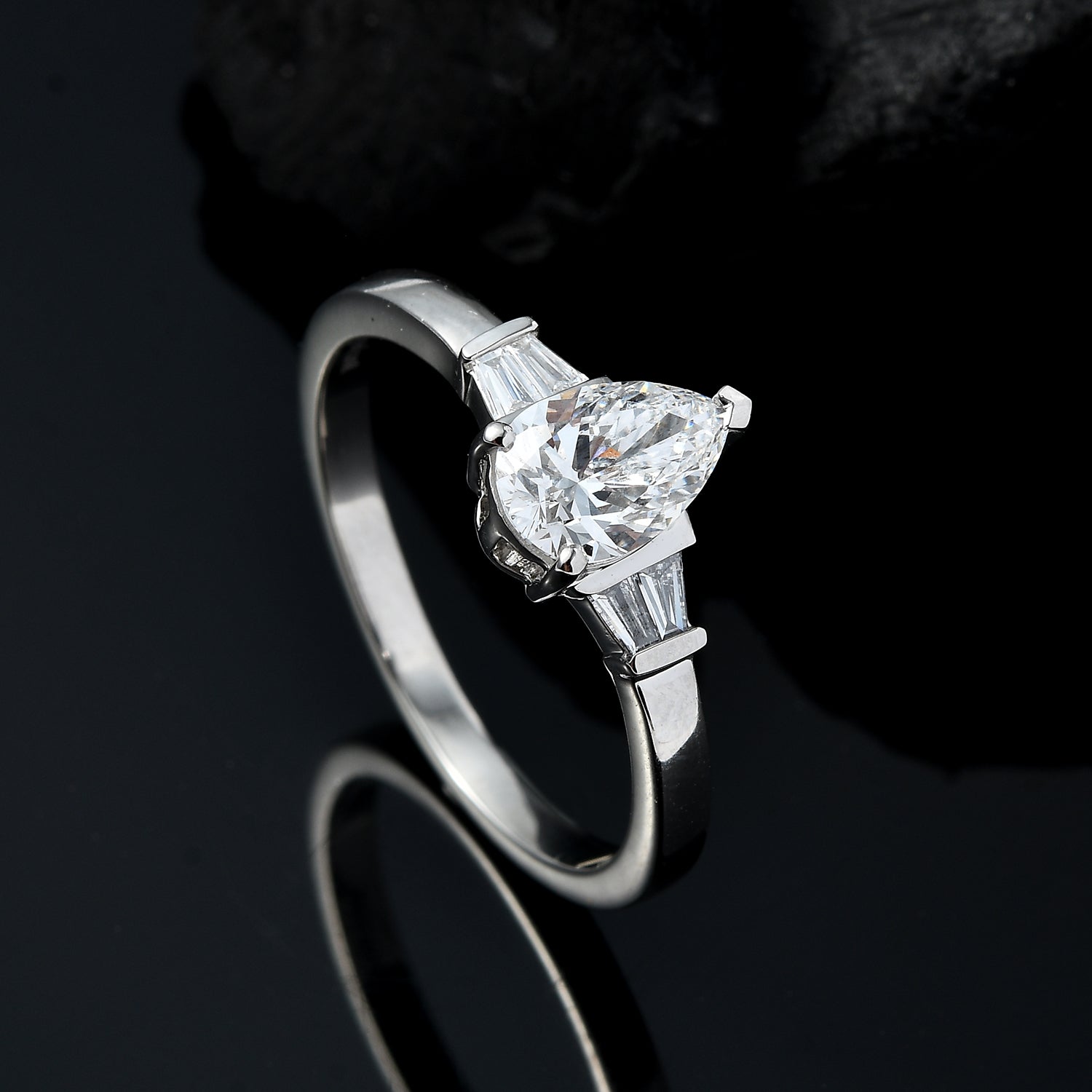 1.27.Ct Luxuriant Diamond 950 Platinum IGI Certified (VS-EF) Lab Grown Diamond Ring 1.27 Ct, Platinu V32499230 2