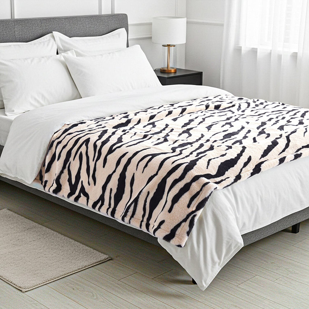 LIVMORE Zebra Print Faux Fur Cosy Blanket (200x150 cm) - Off-White & Black, 560 GSM_8188325