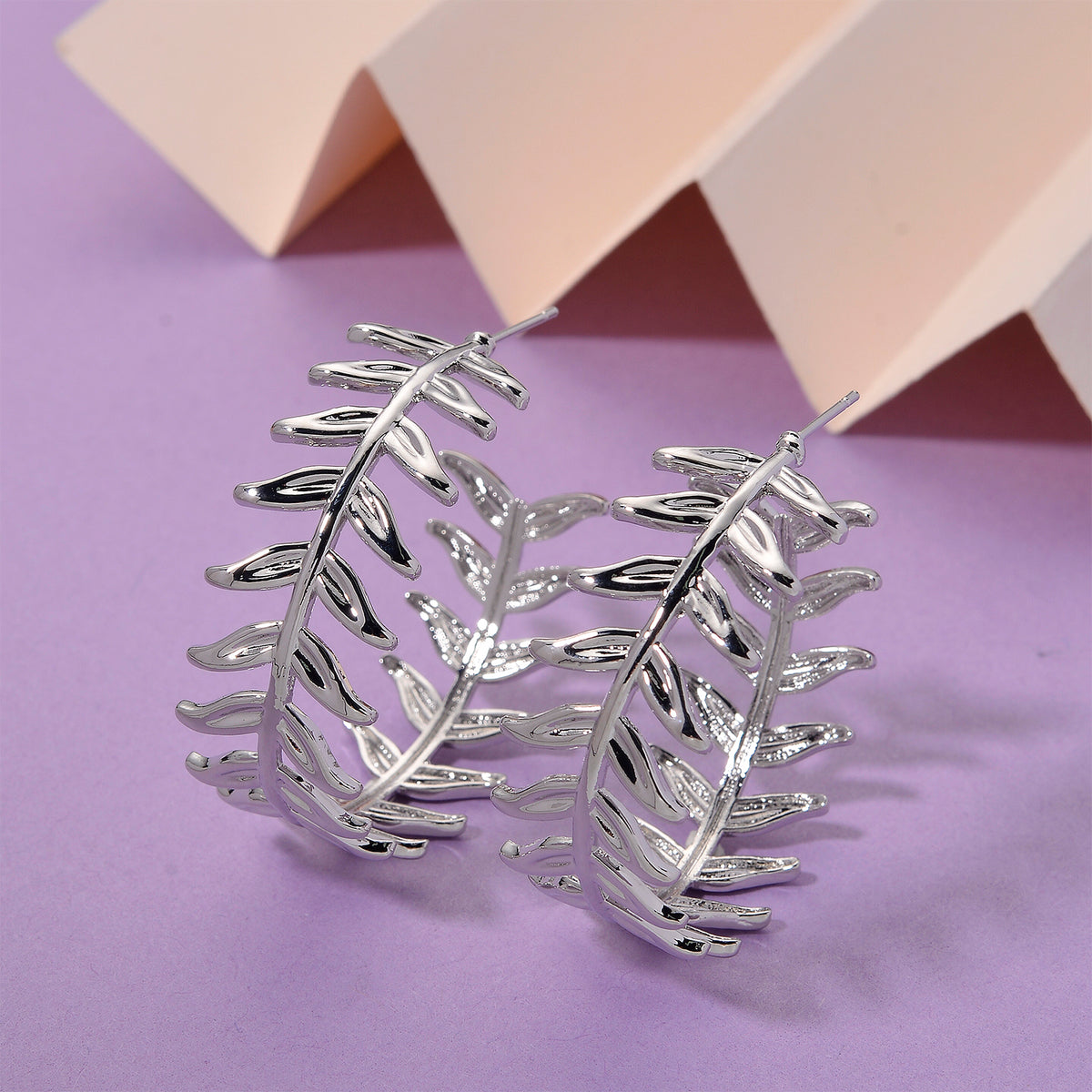 Designer Inspired Leaf Hoop Earrings In Silver Overlay V32512756 2