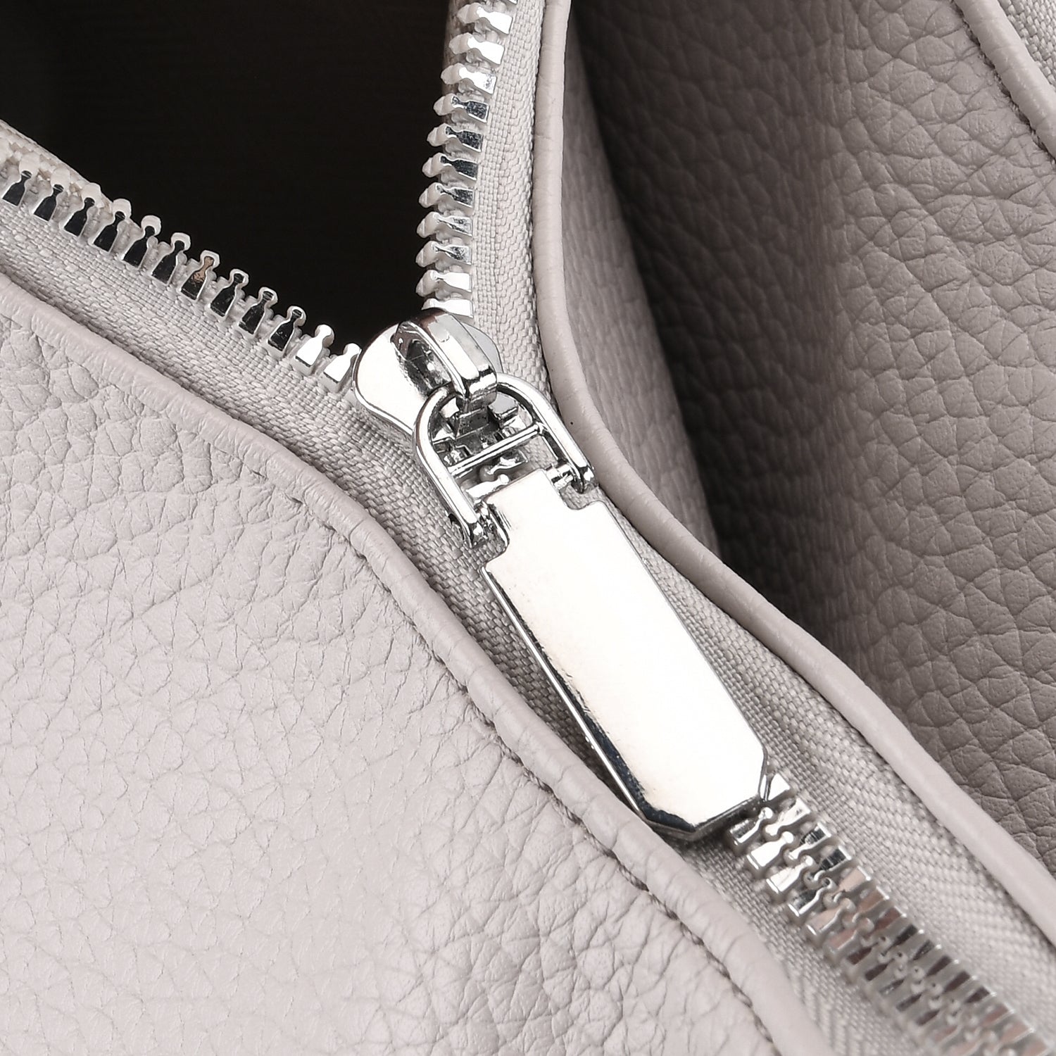 Leatherette Hobo Bag with Heart Charm &amp; Crossbody Strap (125 cm) - Off-White V32514993 7