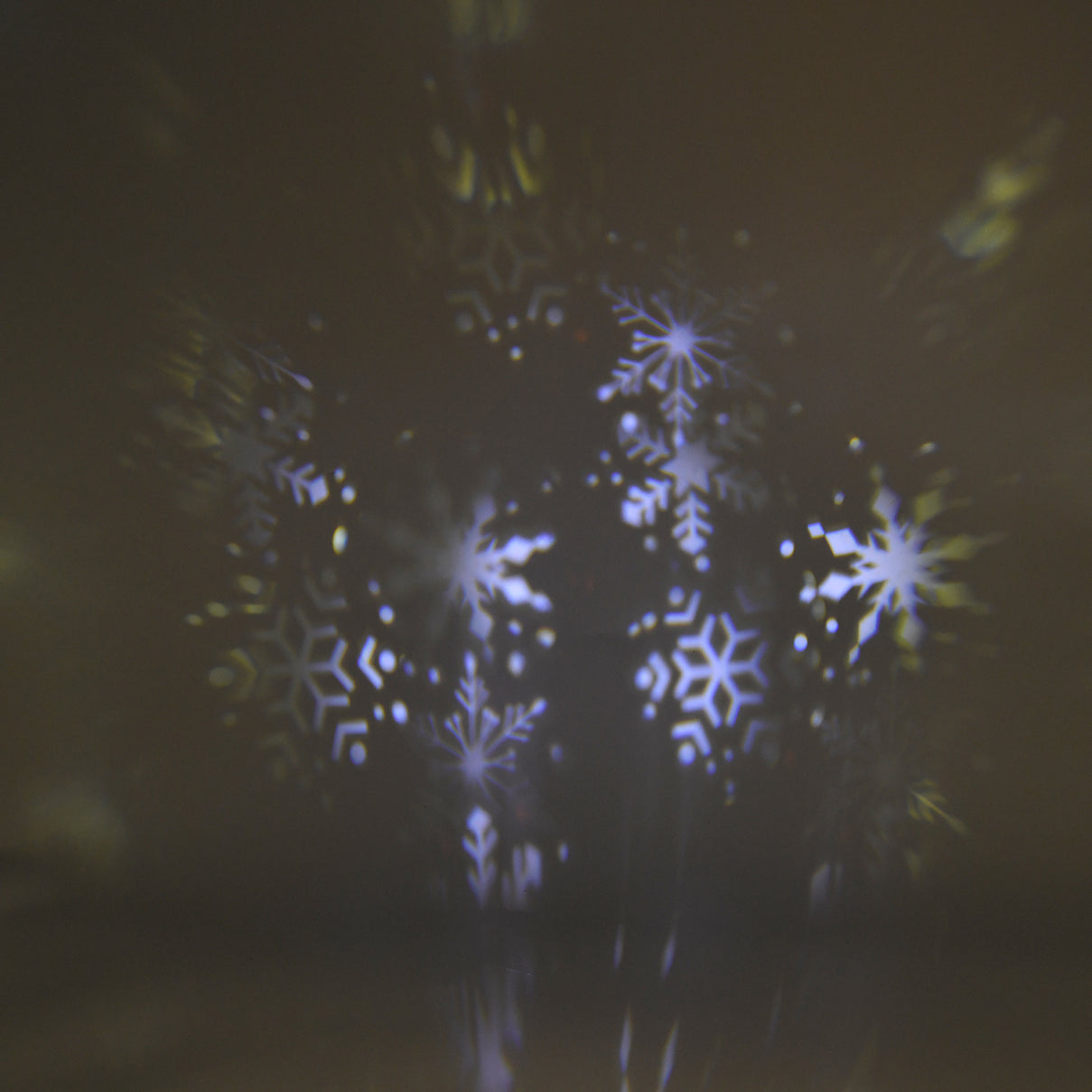 Rotating Snowflake Christmas Tree Topper with Lighting - USB Type-C Powered - Silver V32534372 3