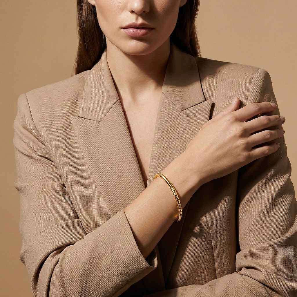 Naga Yellow Gold Bangle (Size 8)