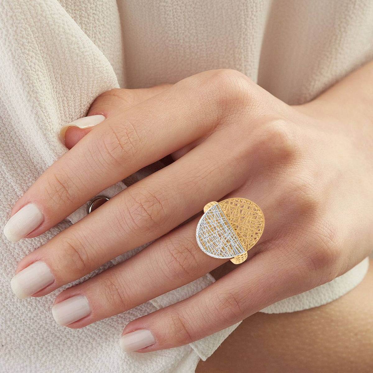 Two Tone Oval Lines Ring in Rhodium Overlay &amp; Yellow Gold Plated Sterling Silver 8240547 2