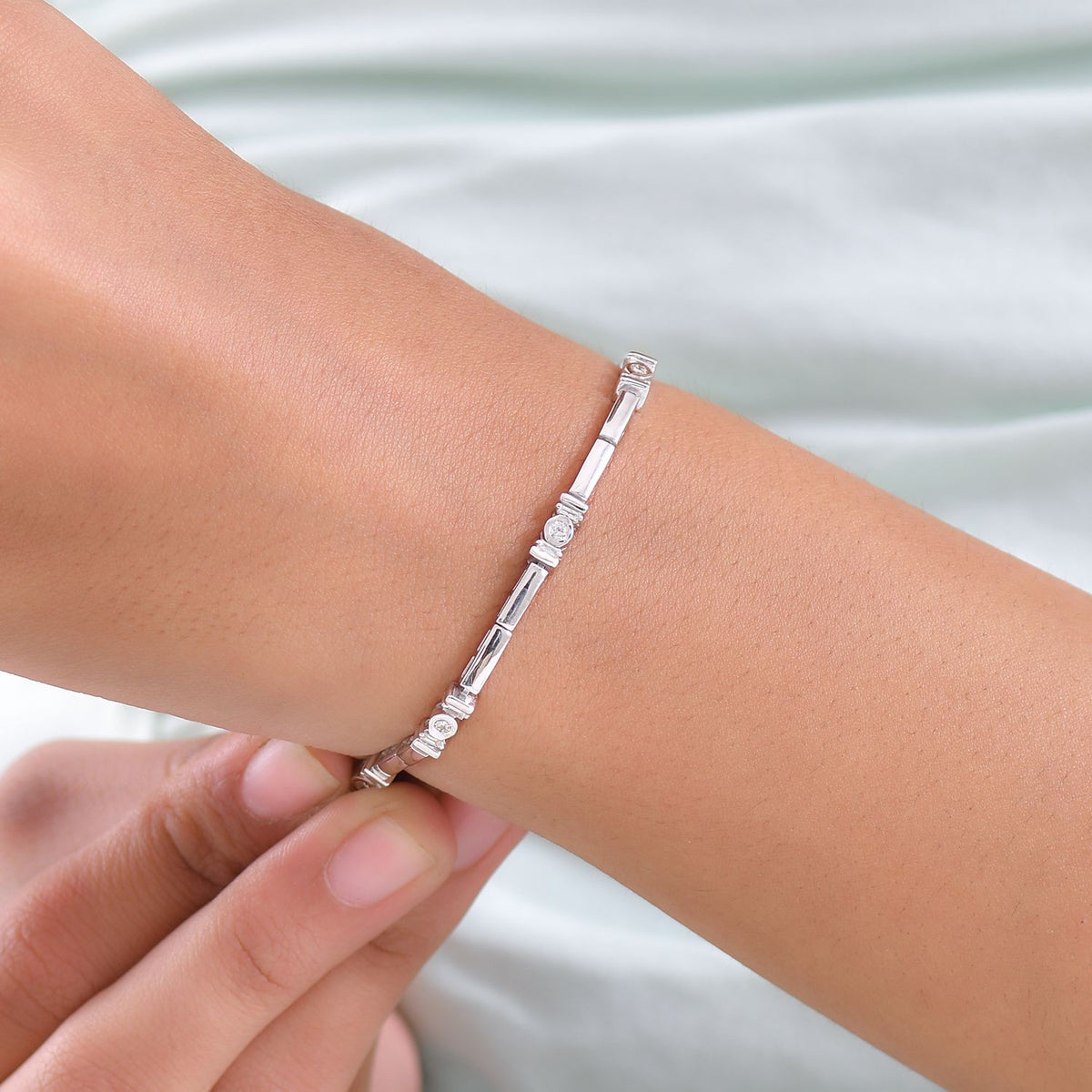 LUXURIANT 1 Ct. Lab Grown Diamond Station Bar Bracelet  (Size - 7.5) with GB Box Clasp in Rhodium Overlay Sterling Silver 8286153 3