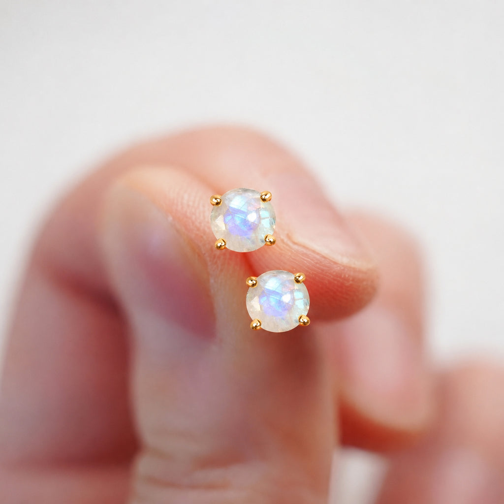 Royal Bali Collection - D'Joy Rainbow Moonstone Solitaire Stud Earring with Screw Back in 18K Vermeil Yellow Gold Plated Sterling Silver 1.04 Ct._8305362_4