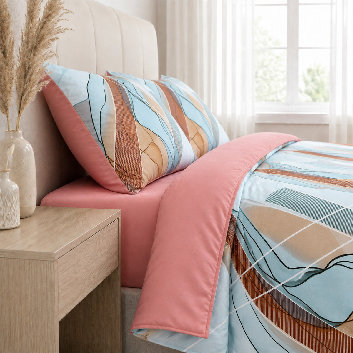 Livemore Set of 4: Reversible Geometric King Size Bedding Sheet Set - inc. Deep Fitted Sheet, Duvet Cover &amp; 2 x Pillowcases (225 x 220 cm) - Pink V32528345 2