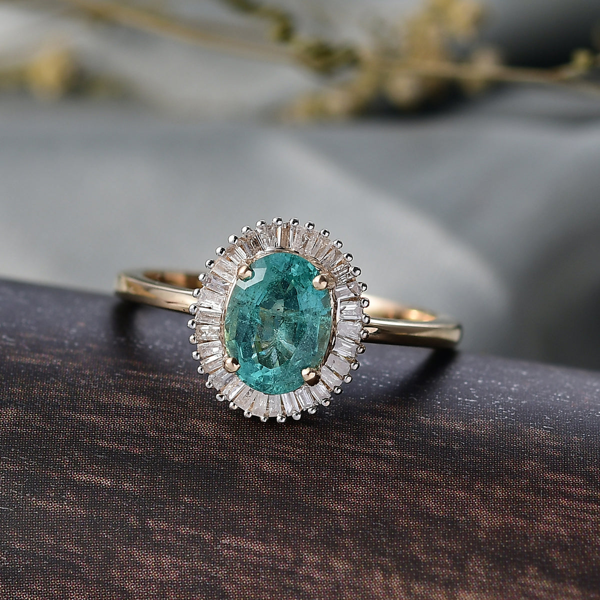 PICK OF THE SHOW - 9K Yellow Gold AAA Gemfields Zambian Emerald &amp; Natural White Diamond Halo Ring 1.32 Ct. V32516121 2