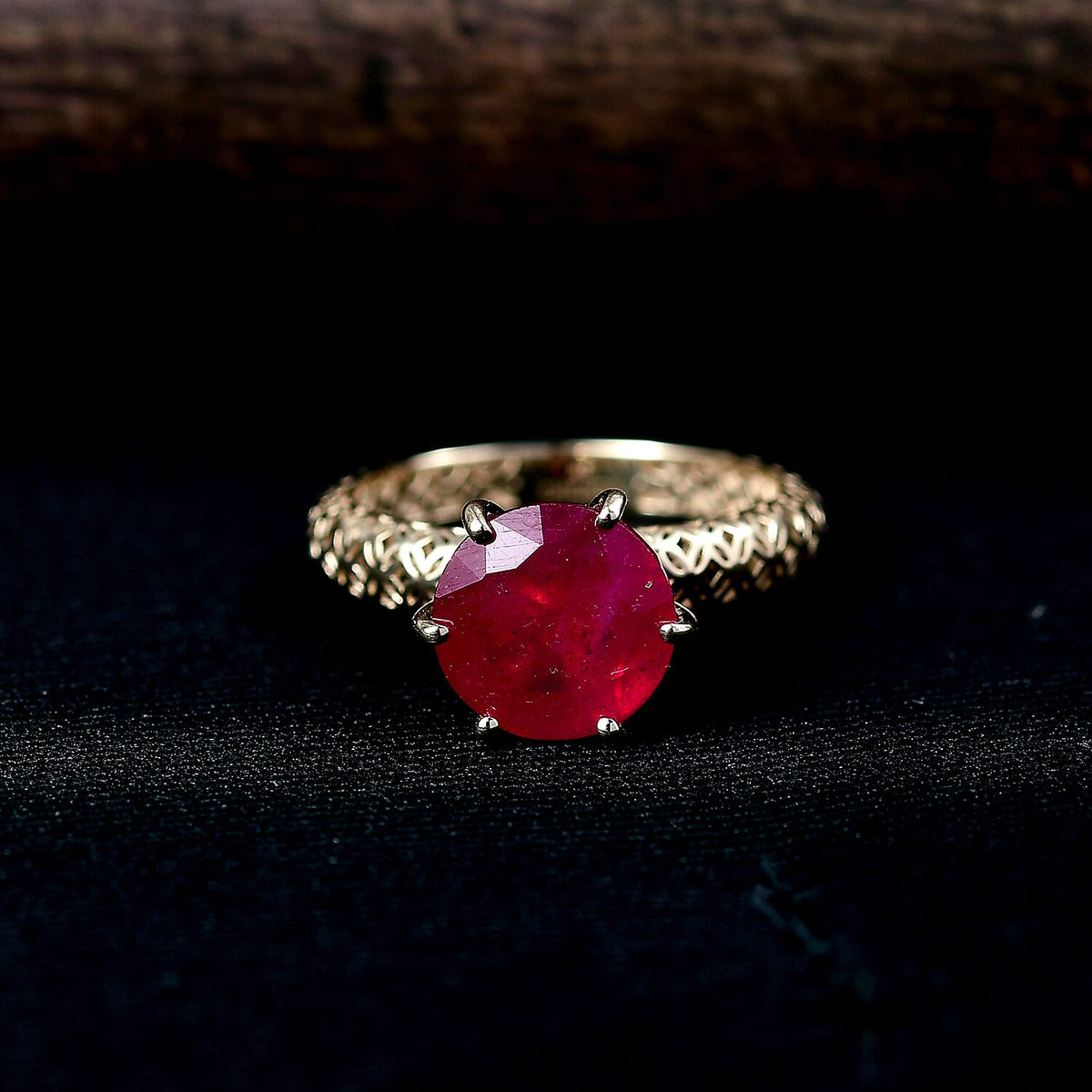 Luxoro 4.65 Ct. AAA African Ruby Solitaire Ring in 9K Yellow Gold V32527234 1