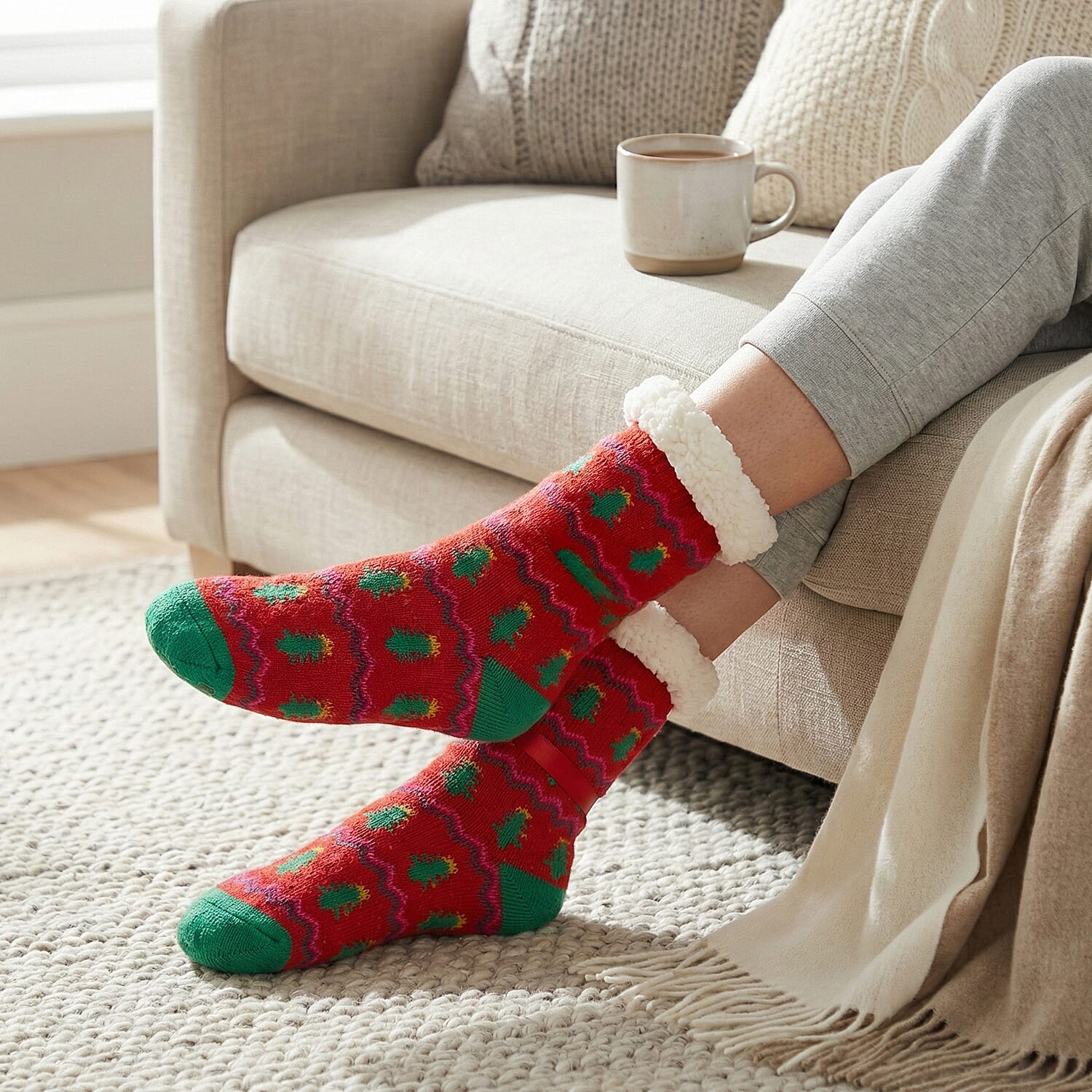 Heat Machine - Sherpa Lined Anti Slip Christmas Slipper Socks (Size UK 6-11) - Tree 8356359 2