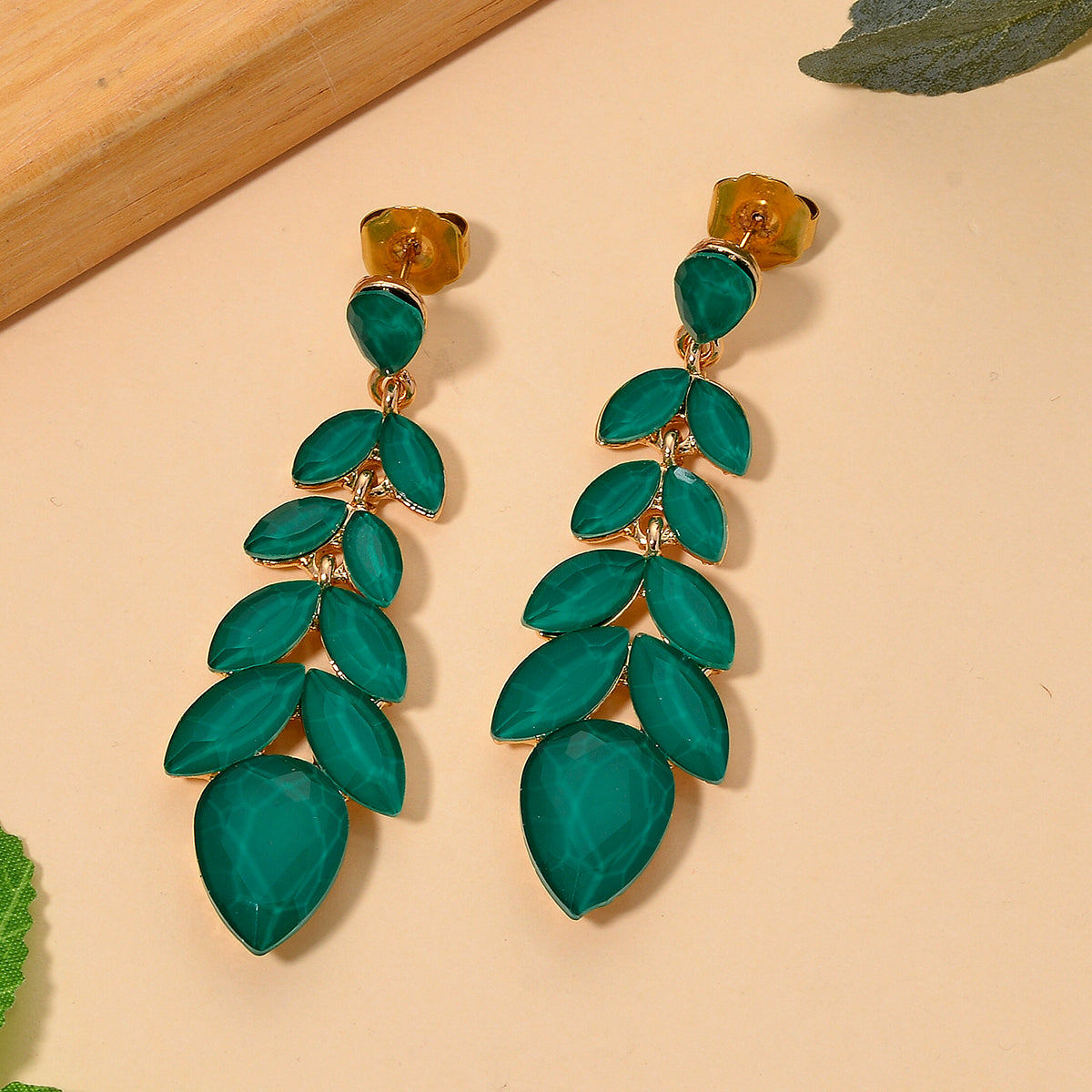 Green Crystal Dangling Earring with Push Back in Yellow Gold Tone 8375217 3