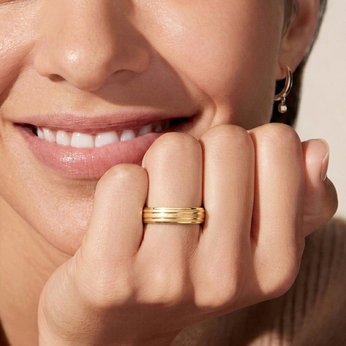 Designer Inspired- 9K Yellow Gold Grooved Band Ring V32571897 2