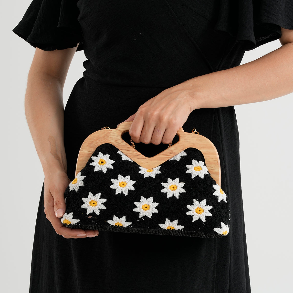 Crochet Floral Knit Clutch Bag with Wooden Top Handle - Black &amp; White V32700135 3