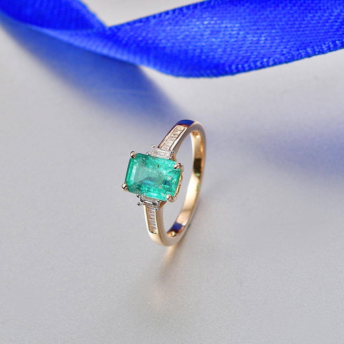 9K Yellow Gold AAA Gemfields Zambian Emerald &amp; Natural White Diamond Ring 1.72 Ct. V32504343 3