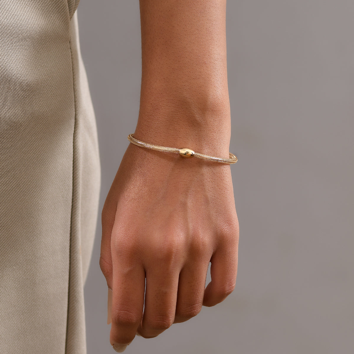 9K Yellow Gold Mesh Bangle 8427362 2