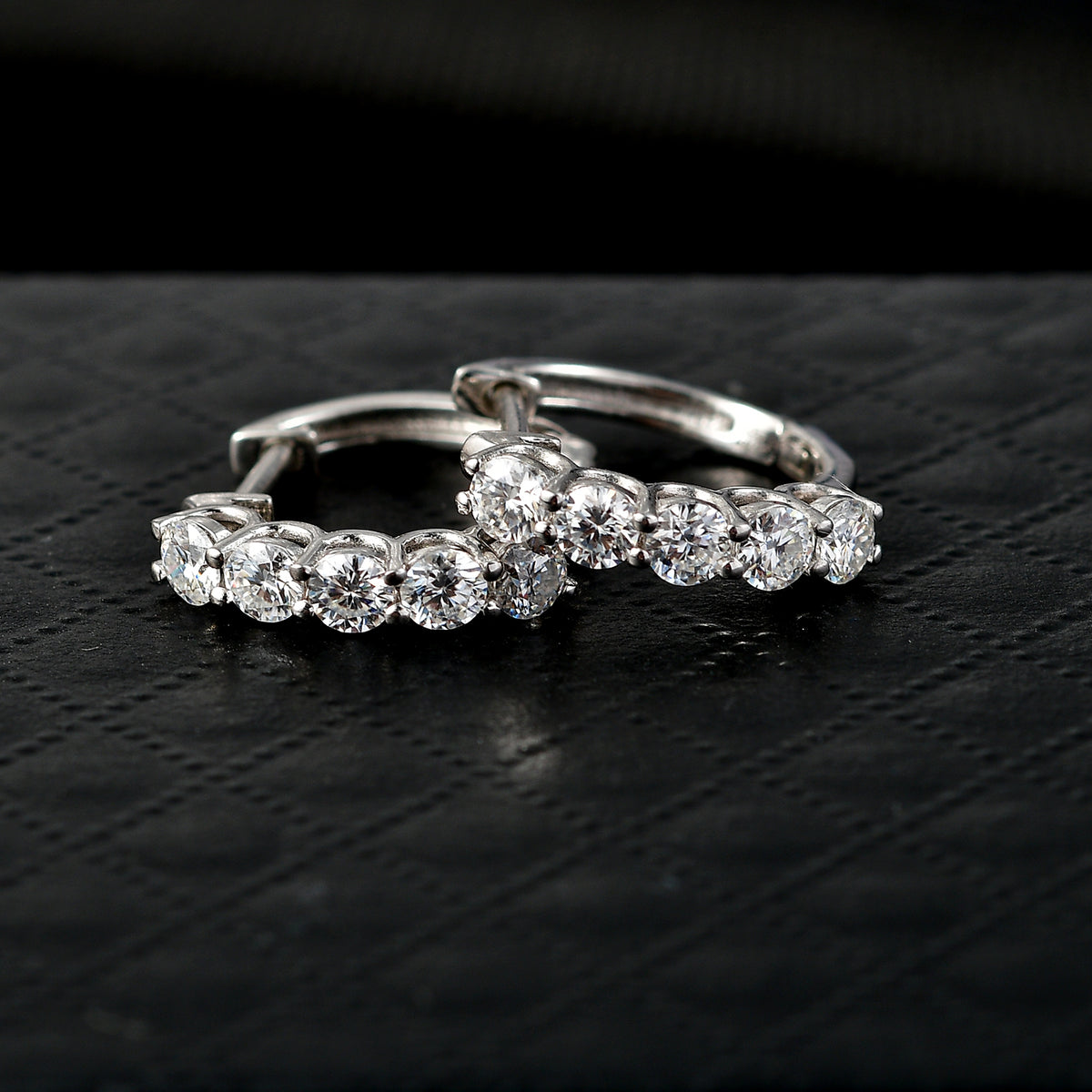 D'Joy Moissanite Hoop Earring in Platinum Overlay Sterling Silver 1.03 Ct. V32533999 3
