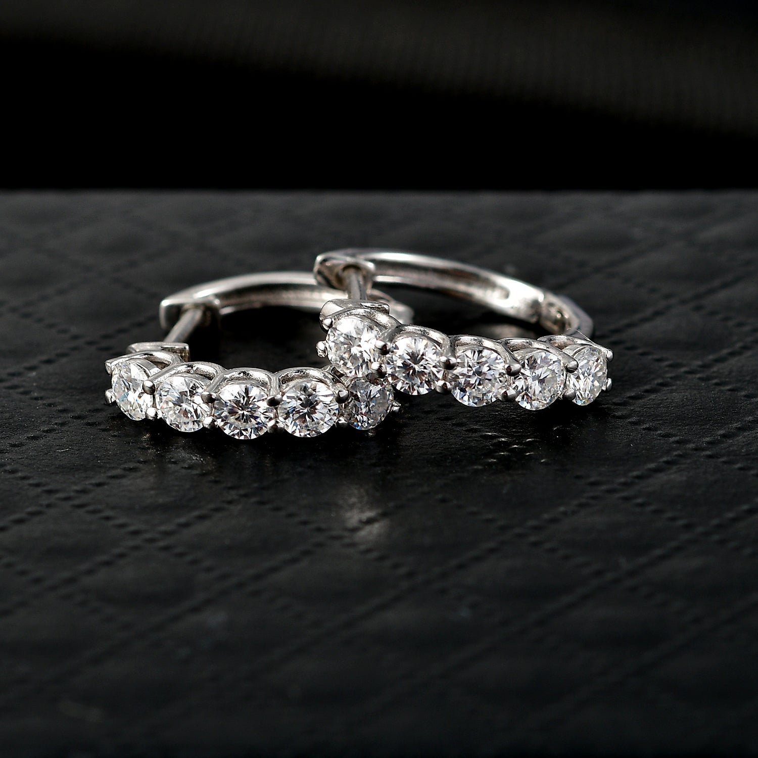 D'Joy Moissanite Hoop Earring in Platinum Overlay Sterling Silver 1.03 Ct. V32533999 3