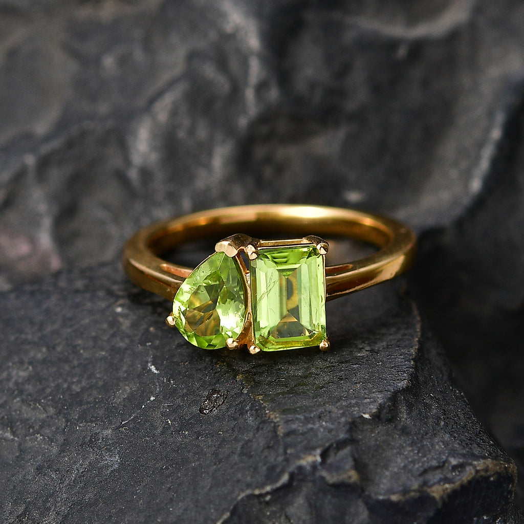 Peridot Toi et Moi Ring in Yellow Gold Plated Sterling Silver 1.71 Ct._8433791_2