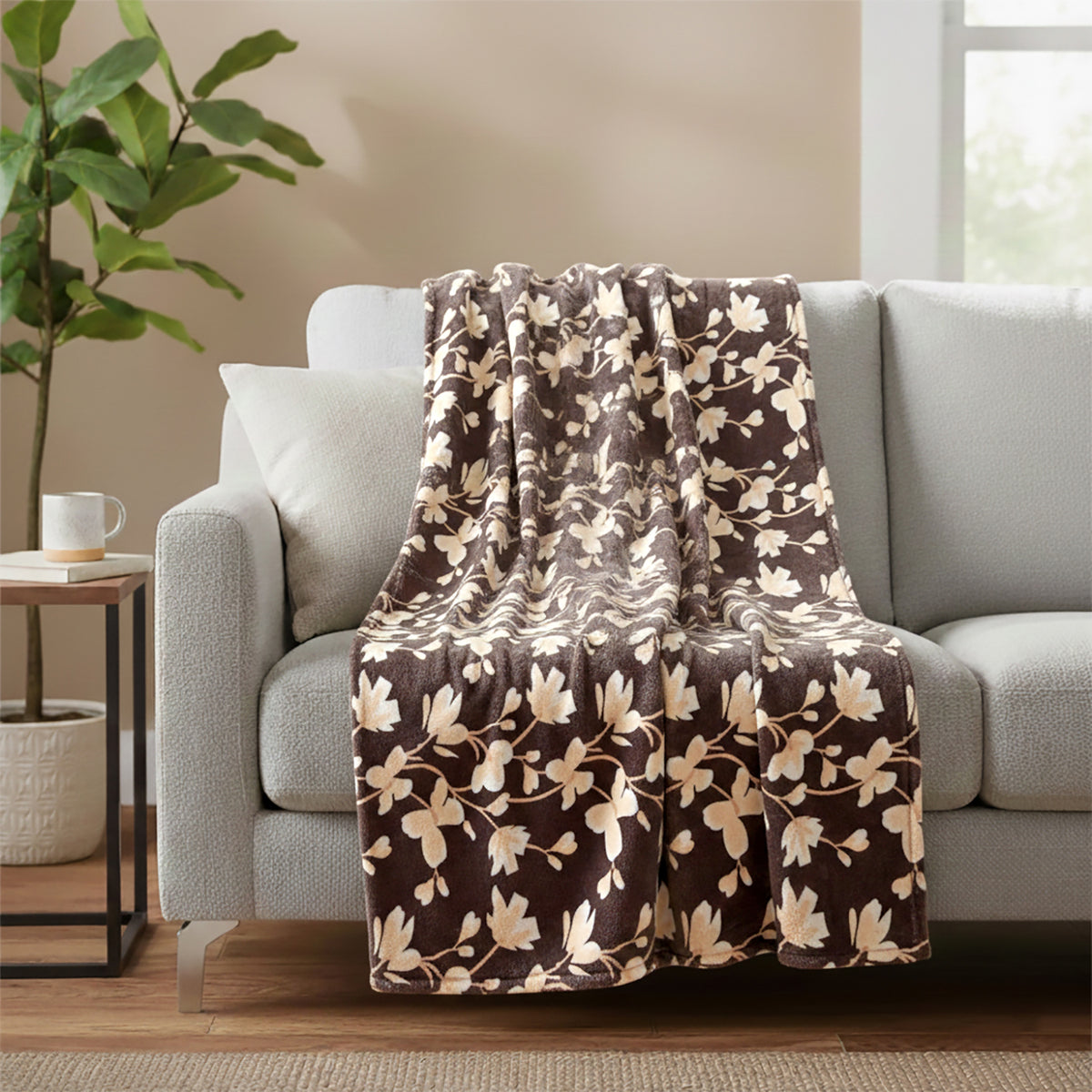Nature-Inspired Leaf Motif Printed Flannel Blanket (220 x 150cm) - Chocolate Brown &amp; Cream V32514959 0