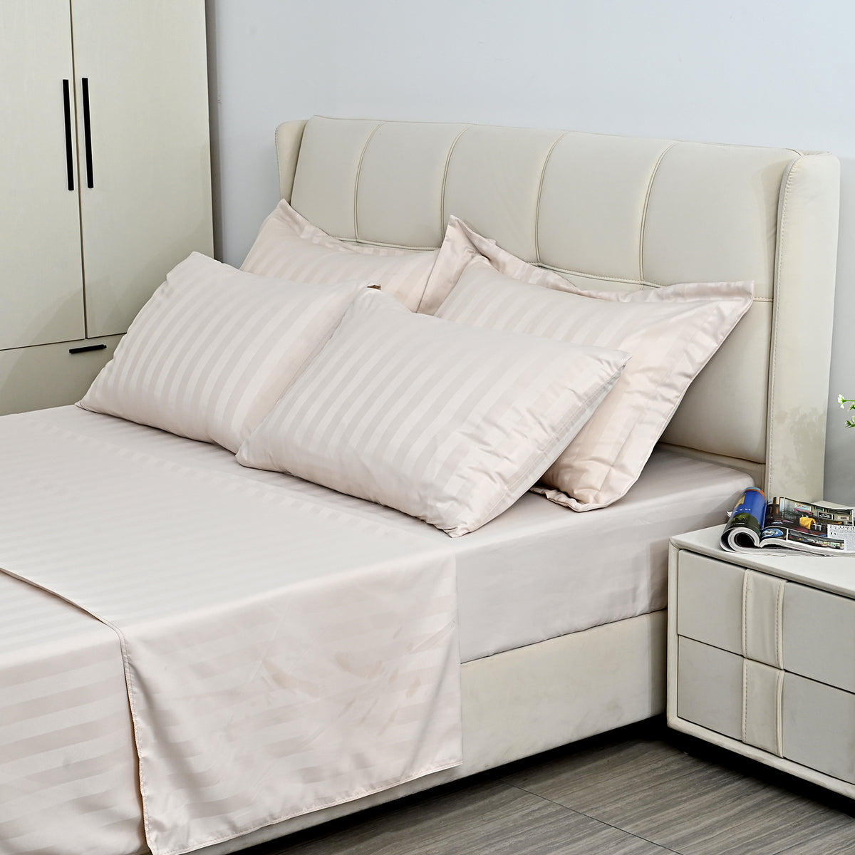 LIVMORE 6-Piece Luxury Hotel-Style Striped Bedding Sheet Set - Inc. Duvet Cover, Fitted Sheet, 2 Housewife Pillowcases &amp; 2 Oxford Pillowcases (225 x 220 cm, King) - Beige V32518776 0