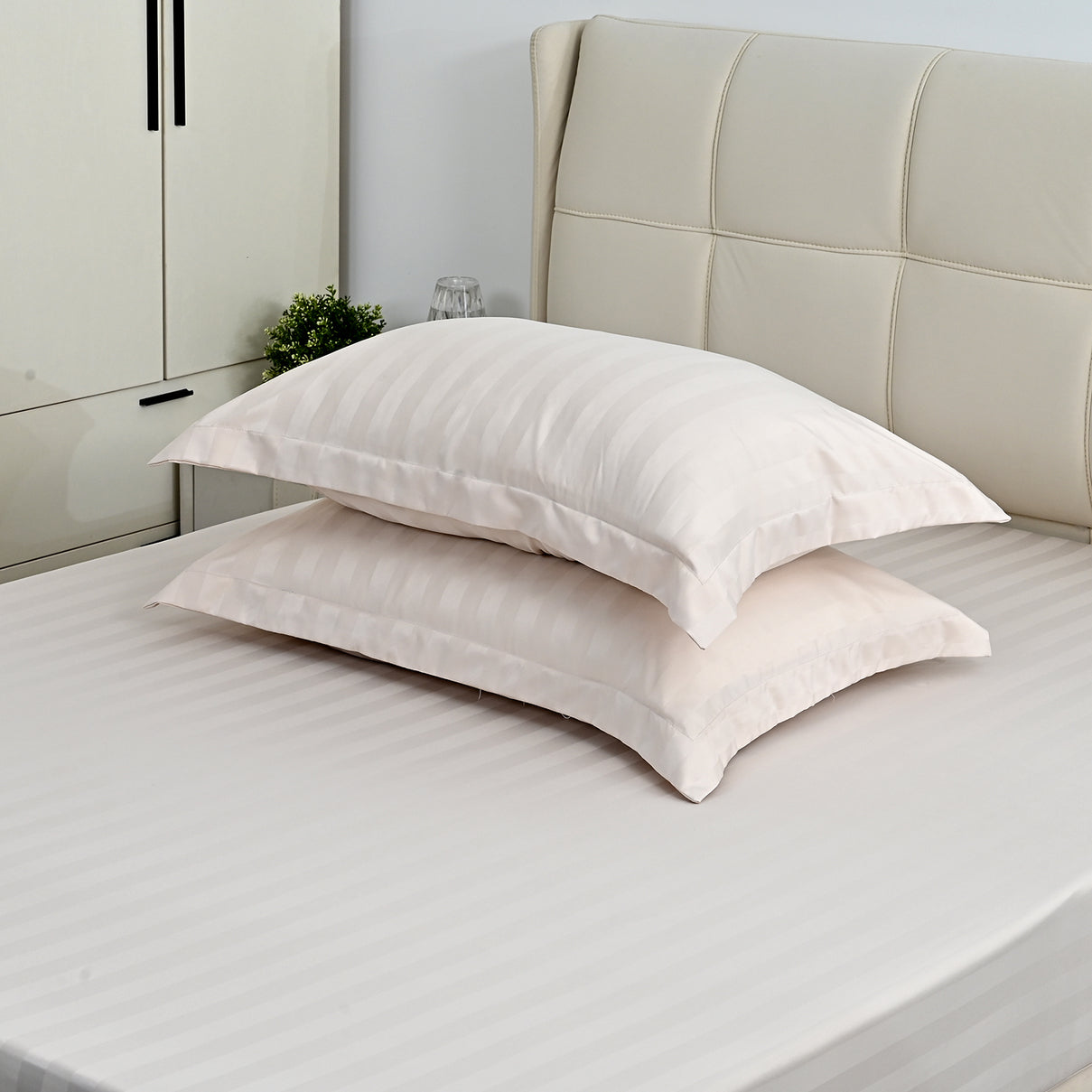 LIVMORE 6-Piece Luxury Hotel-Style Striped Bedding Sheet Set - Inc. Duvet Cover, Fitted Sheet, 2 Housewife Pillowcases &amp; 2 Oxford Pillowcases (225 x 220 cm, King) - Beige V32518776 4
