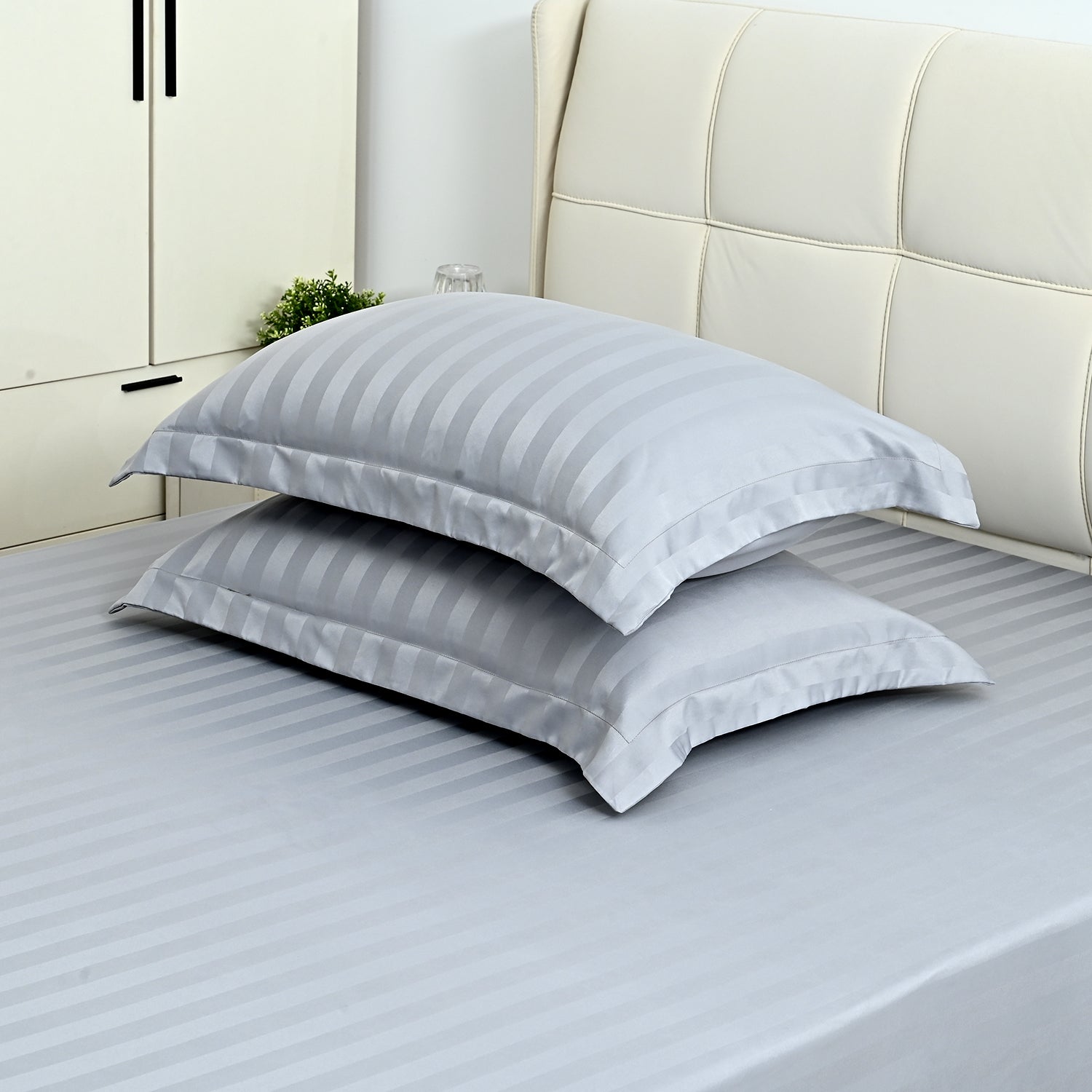 LIVMORE 6-Piece Luxury Hotel-Style Striped Bedding Sheet Set - Inc. Duvet Cover, Fitted Sheet, 2 Housewife Pillowcases &amp; 2 Oxford Pillowcases (200 x 200 cm, Double) - Light Grey V32513755 4