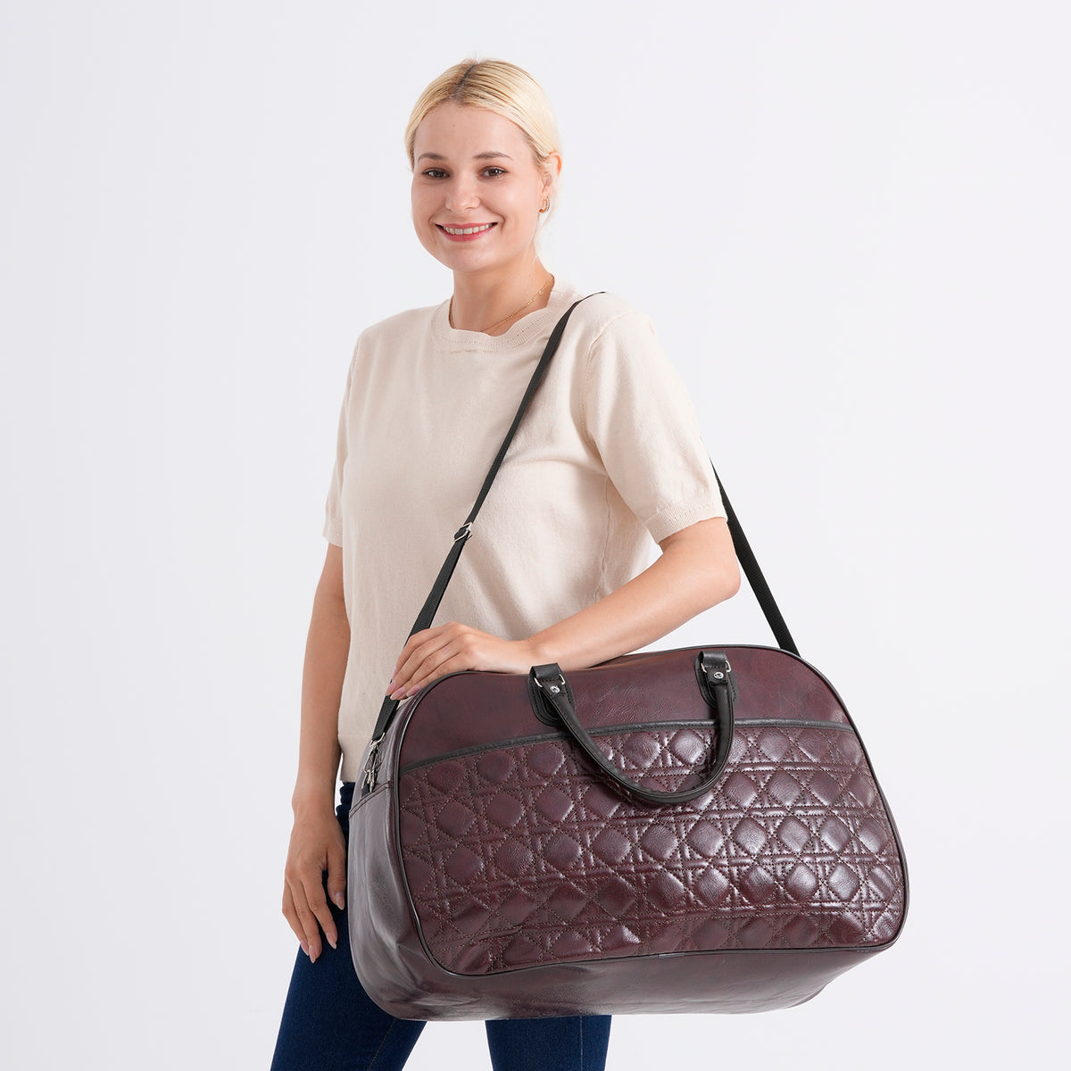 Quilted Weekender Travel Style Duffle Bag with Shoulder Strap - Burgundy V32516223 3