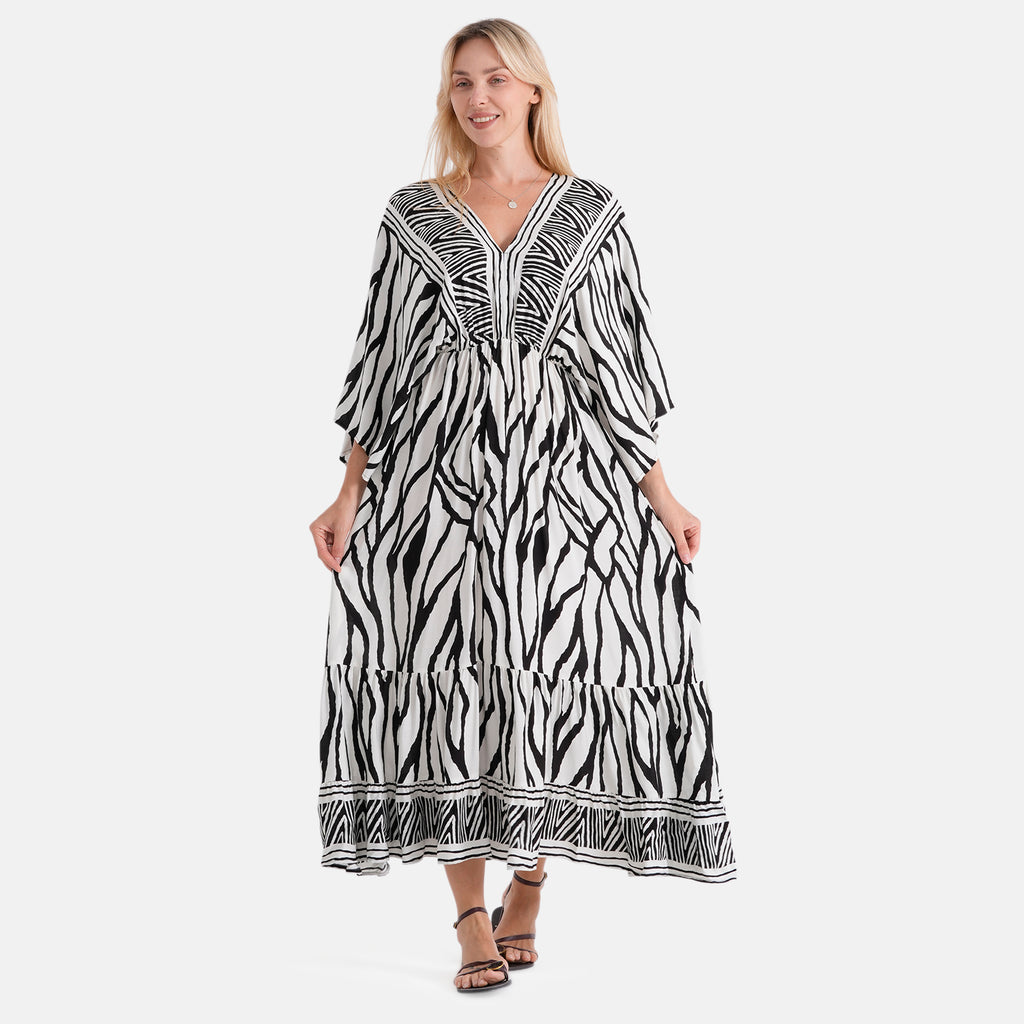 La Marey Mixed Print Elastic Waist Maxi Dress (One Size) - Black & White_8483258_4