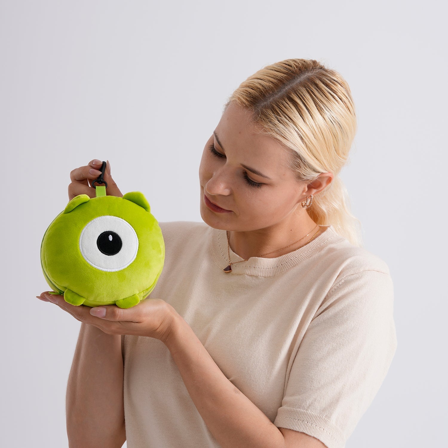2-in-1 Bif-Eye Monster Pattern Eye Mask &amp; Neck Pillow Duo - Green V32359225 3