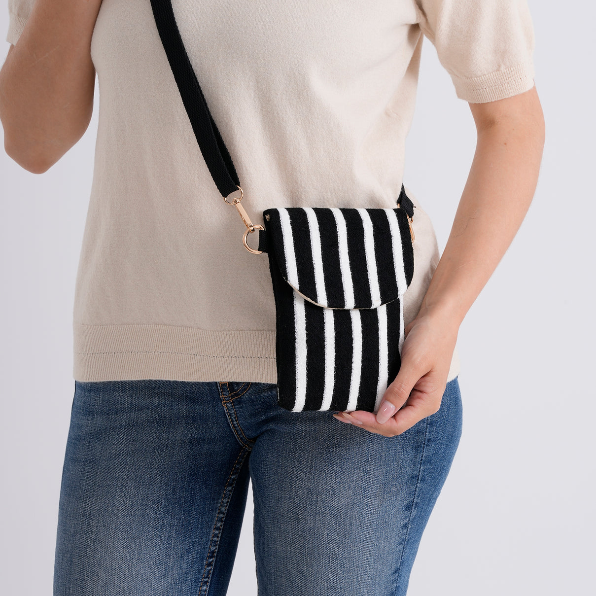 Striped Pattern Phone Sling Bag With Adjustable Shoulder Strap - Black &amp; White 8503229 2