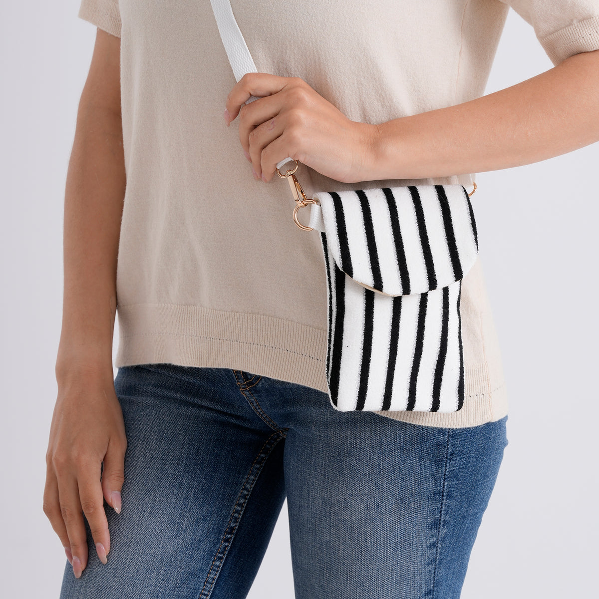 Striped Pattern Phone Sling Bag With Adjustable Shoulder Strap - White &amp; Black V32604206 3