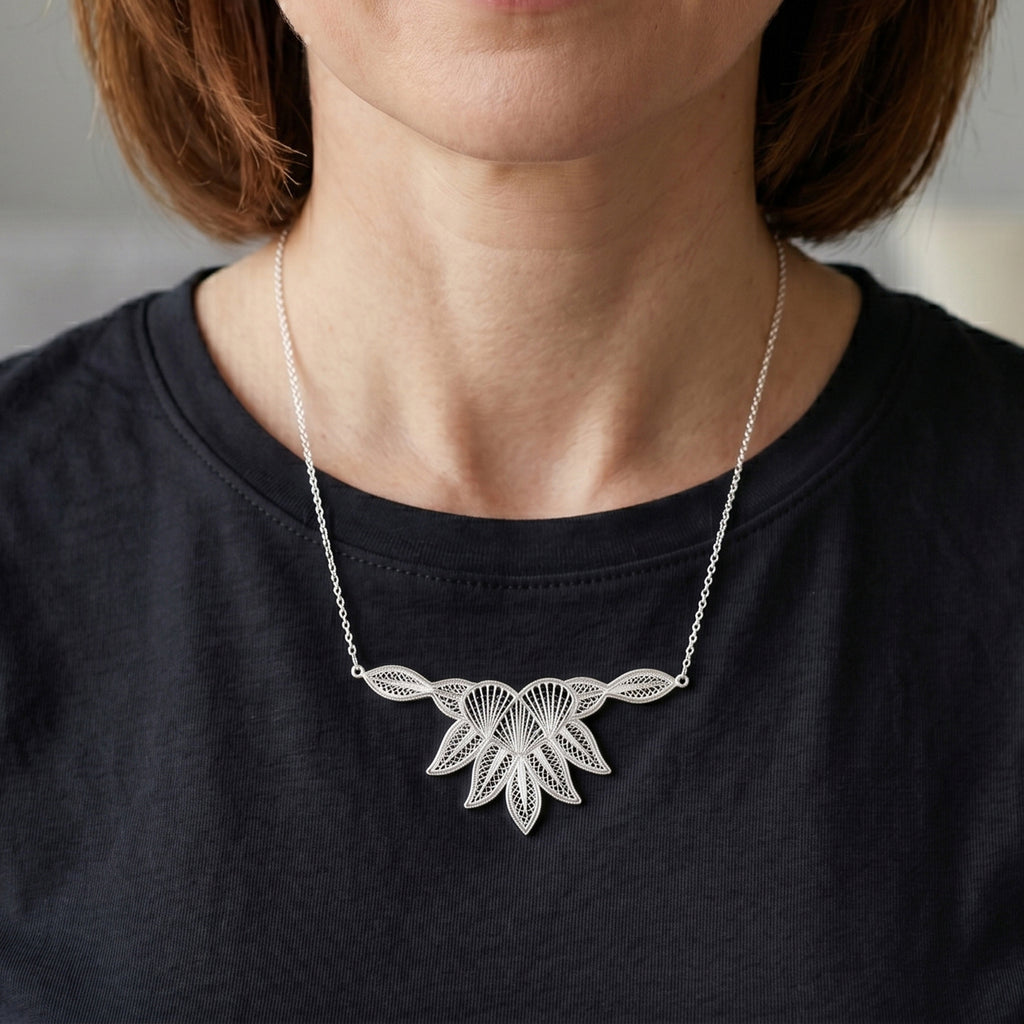 Royal Bali Collection - Sterling Silver Leaf Cluster Necklace (Size - 18+2 Ext)_8514660_1