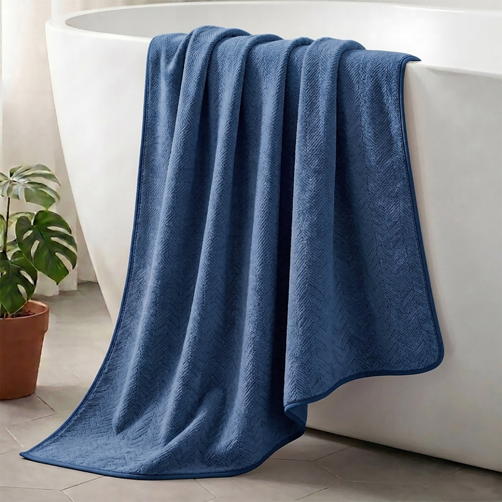 Livmore Woven Microfibre Towel (70 x140 cm) - Navy_8516200_1