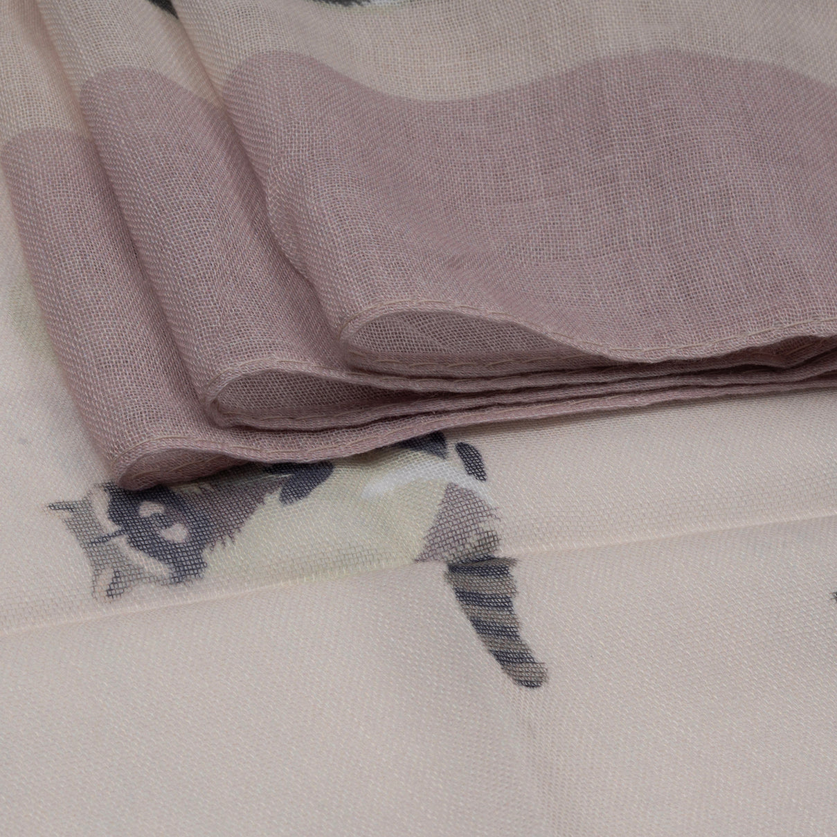 Raccoon Print Frayed Scarf (Size 70 x 180 Cm) - Beige V32516832 4