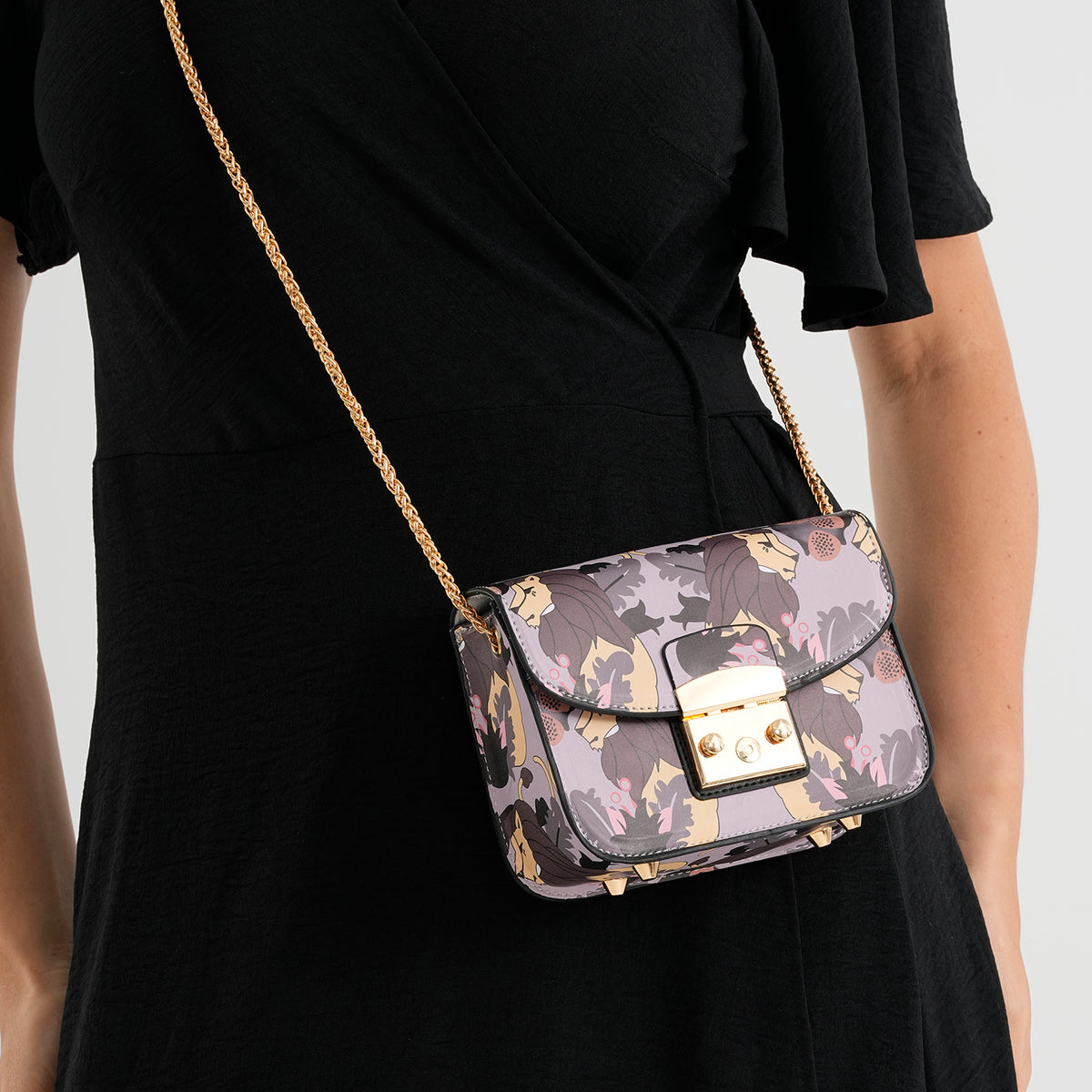 Designer Inspired Lion Print Shoulder Bag with Chain Strap - Lilac Luster V32604209 3