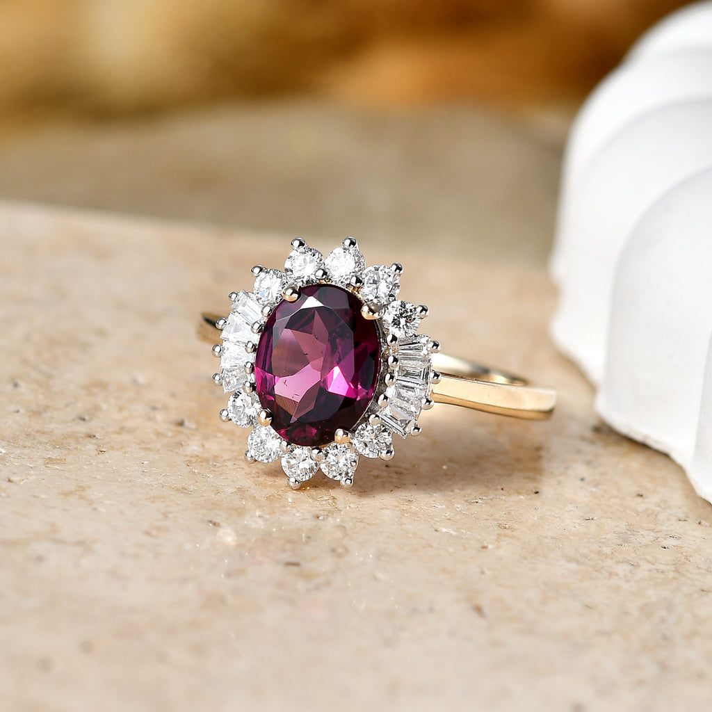 The Tony Diniz Collection - 9K Yellow Gold AAA Natural Radiant Ember Garnet (2.10 Ct) & Lab Grown Diamond (SI/G-H 0.50ct) Halo Ring 2.60 Ct._8562653_2